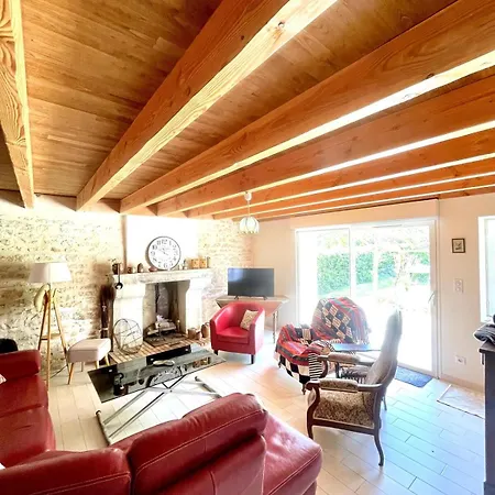 La Maison De La Combe 度假居 Parzac